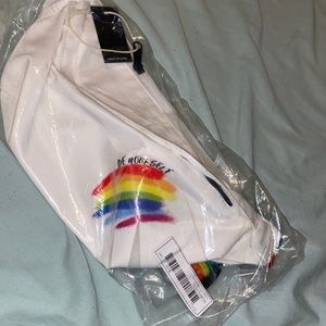 Be yourself Fanny pack & bucket hat‼️🌈